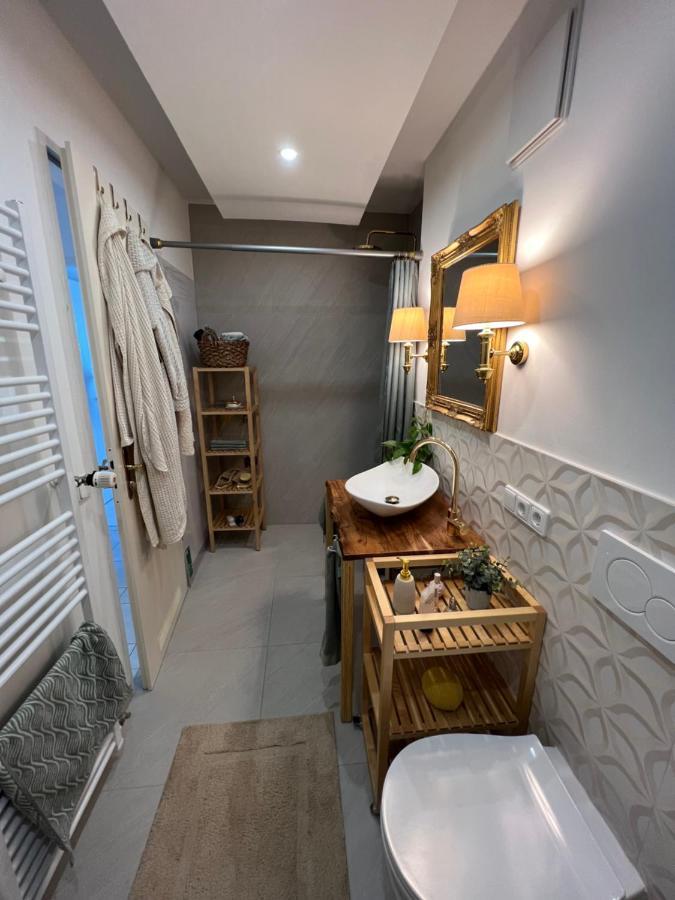 Kleiner Balkon In West Homestay